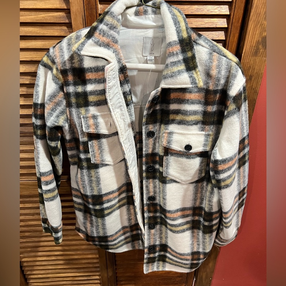 “Shacket” Plaid Size M